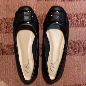 Black It’s ok slip on shoes size 8